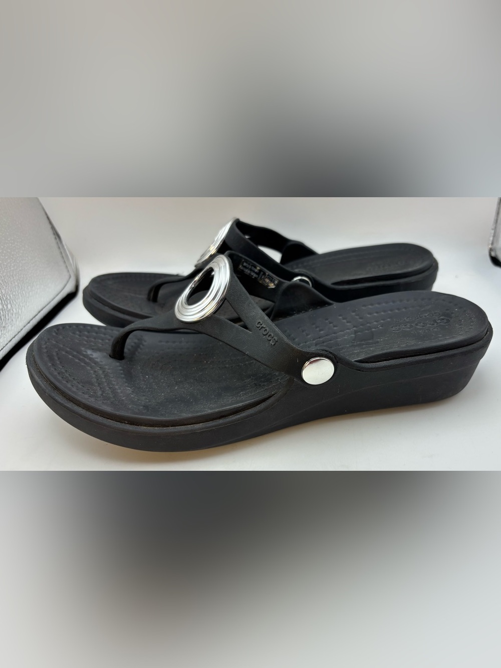 Crocs Black Platform Flip Flops W8 Dual Comfort Thong Sandals Casual Chic - Picture 3 of 8
